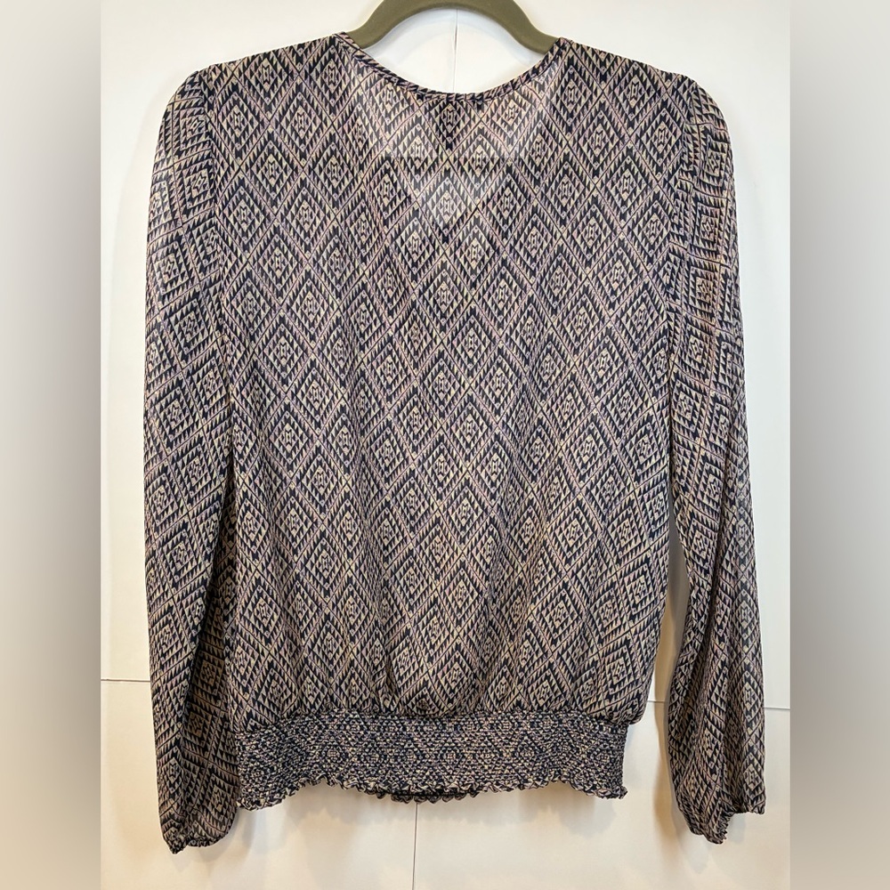 Forever 21 Boho Peasant Smocked Waist Tie Neck Geometric Blouse Size Medium - Picture 8 of 8